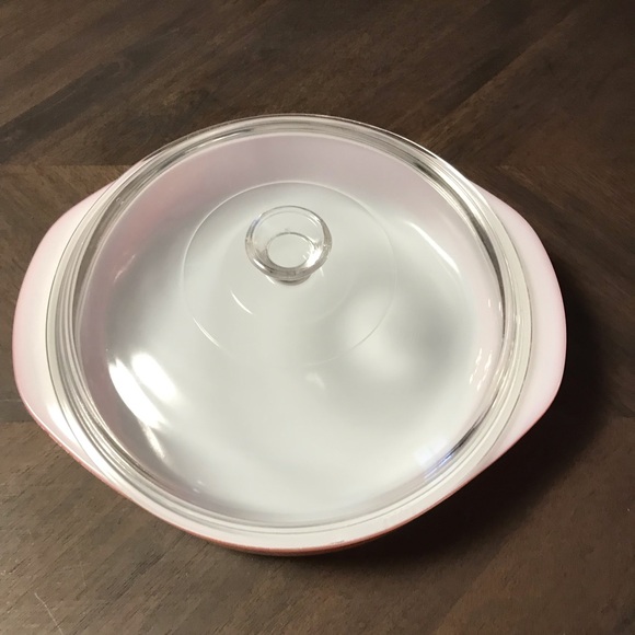 Pyrex Vintage Pink Flamingo Casserole Dish with Glass Lid - Picture 2 of 11